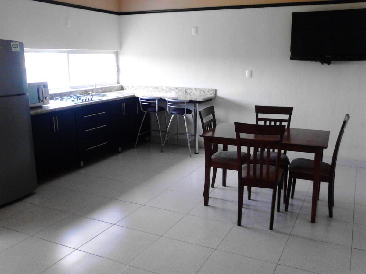 Jalyd Inn Irapuato Exterior foto